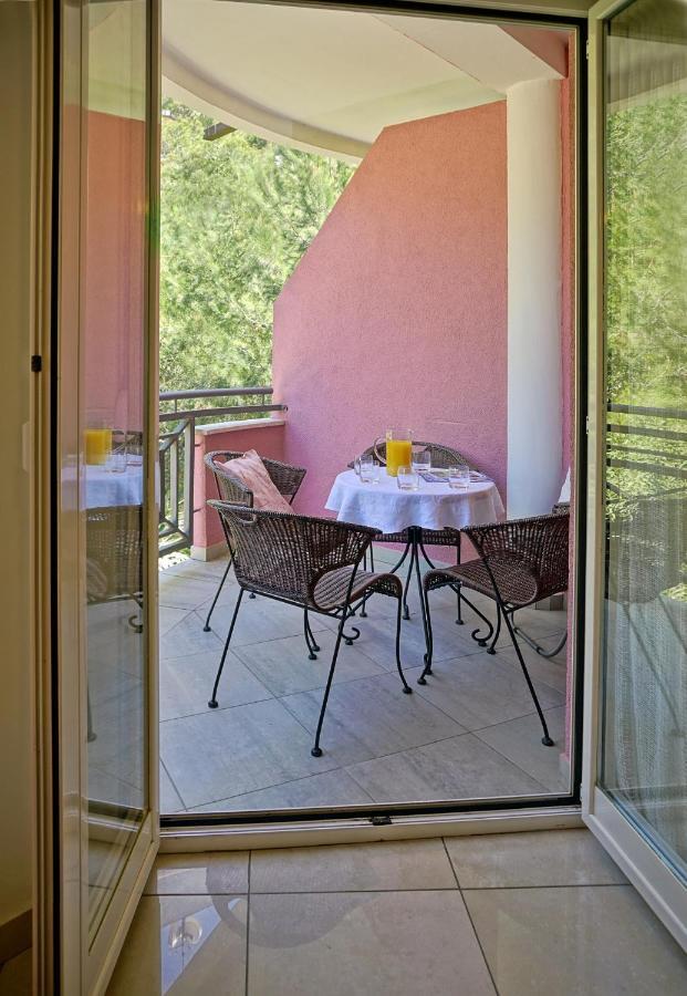 Pino Apartment Pula Exterior photo