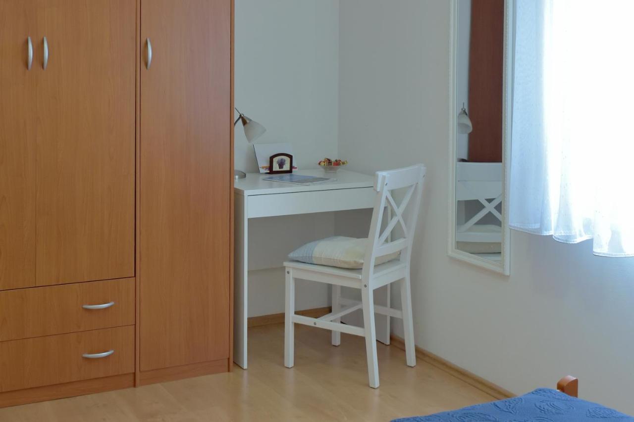 Pino Apartment Pula Exterior photo