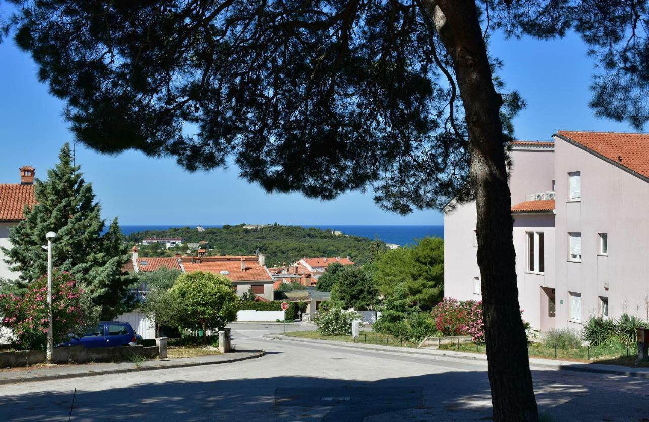 Pino Apartment Pula Exterior photo
